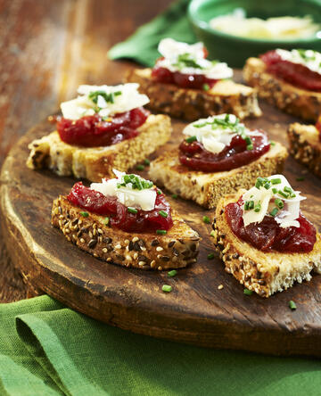 Crostinis with Tomato and Maple Spread